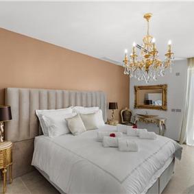 4 bedroom villa with indoor and outdoor pools in Galižana, Istria, sleeps up to 8